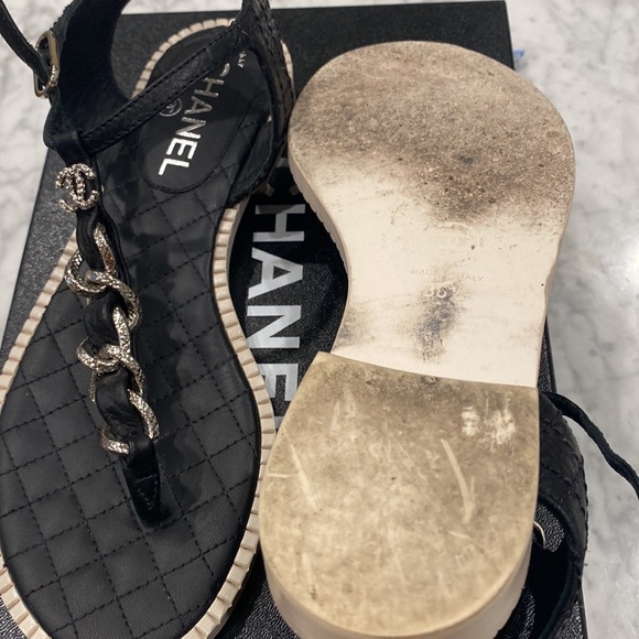 Chanel Black Thongs with Silver chain details - Picture 4 of 4